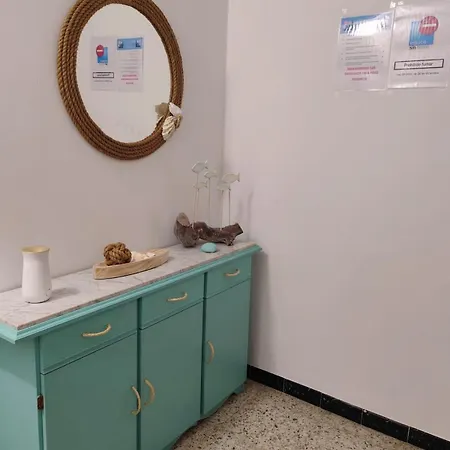 Piso Centrico Cerca De La Playa アパート セデイラ